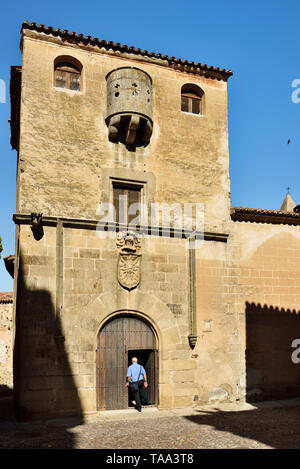 Casa del Sol, una fortezza casa risalente al XV secolo. Un sito Patrimonio Mondiale dell'Unesco. Caceres, Spagna Foto Stock