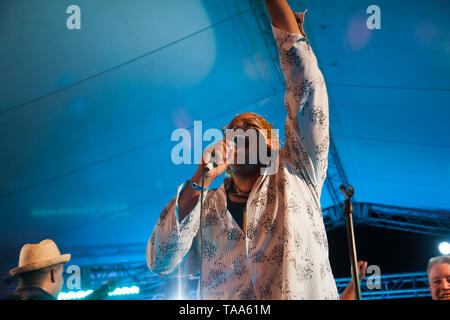 Il cantante esibirsi sul palco al DR Jazz Festival. Foto Stock