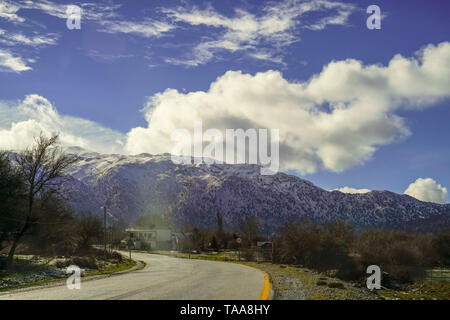 Snowscape in altopiano di Lassithi, Creta, Grecia Foto Stock