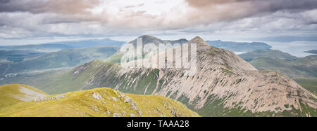 Isola di Skye - montagne Cuillin Hills e oceano paesaggio Foto Stock