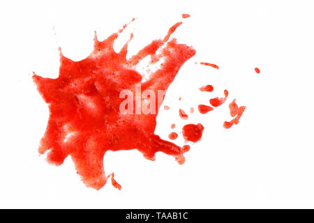 Macchie di colore rosso su bianco isolato sfondo. Gocce di sangue o schizza, vernice, succo, ketchup per disegnare Foto Stock