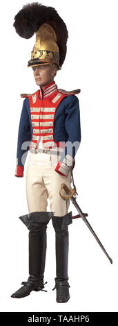 Un ensemble di uniforme per un capitano della guardia du corps reggimento, 1814 - 1825 Custom Collector's pezzo che incorpora le parti vecchie, prevalentemente a partire dal xix secolo. Crested casco con ottone dorato cranio e finemente goffrata con pettine recumbent lion, bearskin crest, band e visiere applicato con pelle di foca e dorato di foglie di quercia, placcata argento coccarda, teste di Medusa. Il complementare del pettine con royal cypher 'J'. Rivestito in pelle visiere. Tunica di belle fiordaliso blu di feltro di lana con un luminoso rivestimento rosso, treccia in argento e argento placcato pulsanti corona, rosso foderato di EPA, Additional-Rights-Clearance-Info-Not-Available Foto Stock