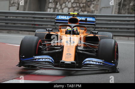 La McLaren di Lando Norris durante il secondo turno di prove libere sul circuito de Monaco, Monaco. Foto Stock