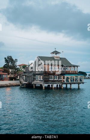 Il San Diego Pier Cafe, al Seaport Village, a San Diego, California Foto Stock