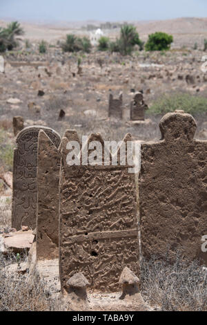 Oman, regione di Dhofar, la città capitale di Salalah. Antico Cimitero accanto a bin Ali tomba. Foto Stock