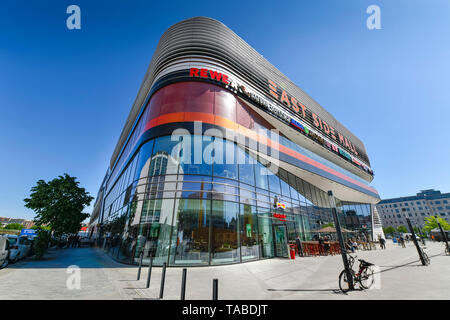 East Side Mall, Tamara Danz street, Friedrich di grove, Berlino, Germania, Tamara-Danz-Straße, Friedrichshain, Deutschland Foto Stock