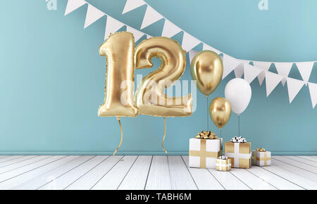 Felice dodicesimo compleanno festa palloncino, bunting e confezione regalo. 3D Render Foto Stock