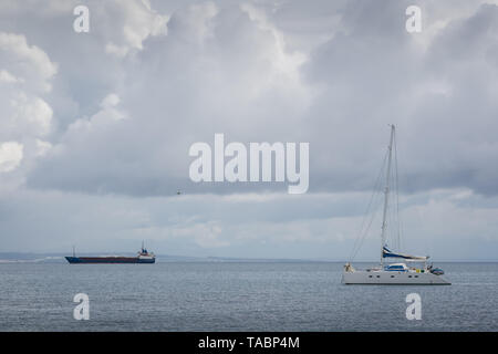 Zakynthos Greece - Aprile 2019 : yacht privato sulle acque della baia di ZANTE, ISOLE IONIE Foto Stock