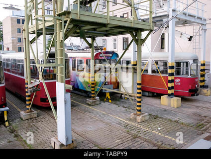 I tram in deposito a Favoriten, Vienna Foto Stock