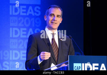 22 maggio 2019 - Washington, DC, Stati Uniti - Los Angeles, California sindaco ERIC GARCETTI (D) che parla al centro per il progresso americano CAP 2019 idee conferenza a Washington il 22 maggio 2019. (Credito Immagine: © Michael Brochstein/ZUMA filo) Foto Stock