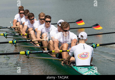 Dal timoniere Martin SAUER, battitore Hannes OCIK, Richard SCHMIDT, Malte JAKSCHIK, Christopher REINHARDT, goalben JOHANNESEN, Jakob SCHNEIDER, Laurits FOLLERT, Johannes WEISSENFELD, azione. Il canottaggio, Presentazione Germany-Achter, su 23.05.2019 a Dortmund/Germania. | Utilizzo di tutto il mondo Foto Stock