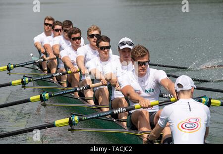 Dal timoniere Martin SAUER, battitore Hannes OCIK, Richard SCHMIDT, Malte JAKSCHIK, Christopher REINHARDT, goalben JOHANNESEN, Jakob SCHNEIDER, Laurits FOLLERT, Johannes WEISSENFELD, azione. Il canottaggio, Presentazione Germany-Achter, su 23.05.2019 a Dortmund/Germania. | Utilizzo di tutto il mondo Foto Stock