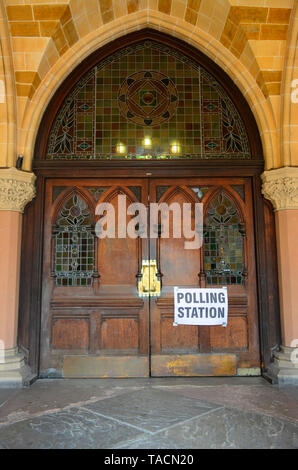 Stazione di polling REGNO UNITO parlamentare europeo alle elezioni locali, Guildhall, Northampton, Regno Unito Foto Stock