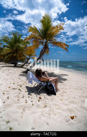 Mustique Island è un esclusivo paradiso, rifugio e la destinazione dei Caraibi con un bellissimo villaggio di pescatori e spiagge di sabbia bianca. Isola privata. Foto Stock