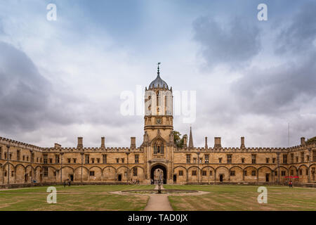 Tom Tower, la Chiesa di Cristo, Oxford University, Regno Unito Foto Stock