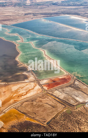 Mar Morto Israele natura orizzontale di estrazione del sale formato ritratto da sopra vista aerea Giordania vacanza vacanze Foto Stock