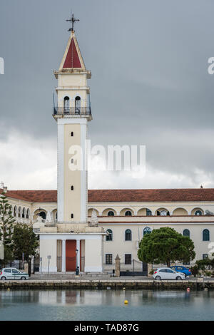 Zakynthos Greece - Aprile 2019 : Il San Dionisio torre campanaria di Agios Dionisios chiesa, Zante città Foto Stock