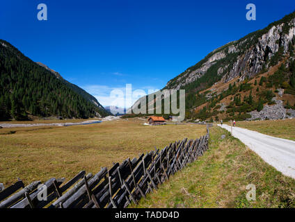 Salisburgo, Austria Membro, Alti Tauri Parco Nazionale, trail a Krimmler Ache Foto Stock