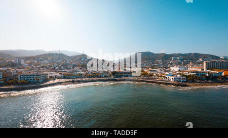 Messico, Jalisco, Puerto Vallarta, El Centro boardwalk in colonia El Malecon Foto Stock