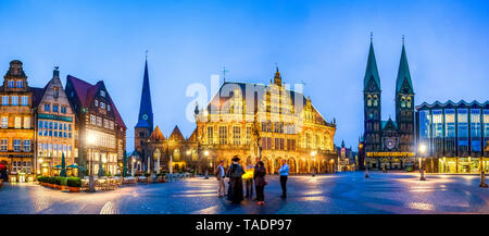 Germania, Brema, piazza del mercato, la Chiesa di Nostra Signora, la City Hall e Saint Petri Cathedral Foto Stock