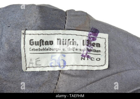 Un casco in pelle per i membri dell'equipaggio di piccole unità di battaglia pezzo in magazzino da Gustav Nisch, Vienna storica, storica, marina, le forze navali e militari, militaria, ramo di servizio, rami di servizio, forze armate, servizio armato, oggetto, oggetti, alambicchi, clipping, clippings, tagliate, cut-out, ritagli del xx secolo, Editorial-Use-solo Foto Stock