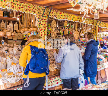 Il mercato locale in Cracovia vecchia piazza principale Foto Stock