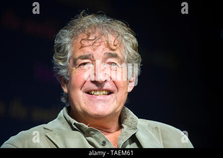 Tony Juniper CBE diruttori scrittore autore sostenibilità advisor e ambientalista parlando sul palco a Hay Festival 2019 Hay on Wye Powys Wales UK Foto Stock
