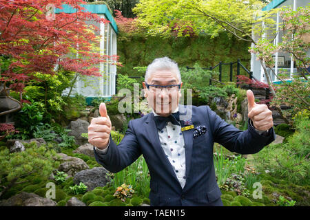 Kazuyuki Ishihara a 2019 RHS Chelsea Flower Show, con 'interruttore verde', un artigiano garden per aggiornare e relax a cui egli ha progettato e ha vinto un altro oro. Foto Stock