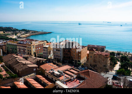 Tarragona, Spagna. Febbraio 8, 2019. Vista del Mediterraneo vedere dalla torre Pretori Foto Stock