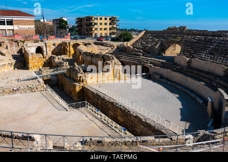 Tarragona, Spagna. Febbraio 8, 2019. Vista l'Anfiteatro di Tarragona (Anfiteatro de Tarraco) Foto Stock