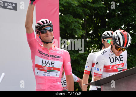 Team UAE Emirates rider alla Slovenia di Jan Polanc visto durante il 102º edizione del Giro d'Italia 2019, stadio 13 a 196km Stadio da Pinerolo a Ceresole Reale (Lago Serrù) 2247m . Foto Stock