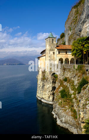 L'Italia, Lago Maggiore, Santa Caterina del Sasso Foto Stock
