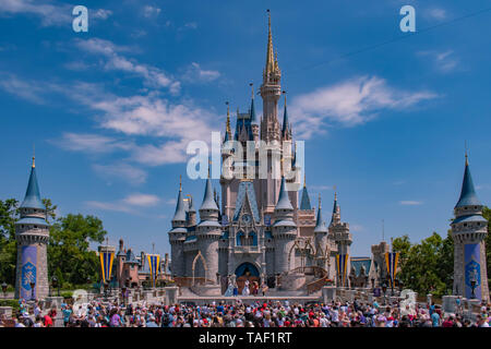 Orlando, Florida. Maggio 17, 2019. Mickey's Royal amicizia Faire sul Castello di Cenerentola nel Magic Kingdom presso il Walt Disney World Resort (3) Foto Stock