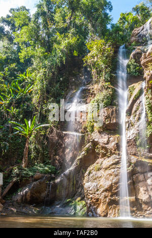 Cascate di Mae Sa vicino a Chiang Mai, Thailandia Foto Stock