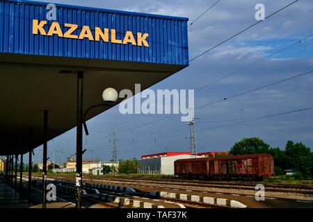 Stazione ferroviaria in Kazanlak. Provincia di Stara Zagora.BULGARIA Foto Stock