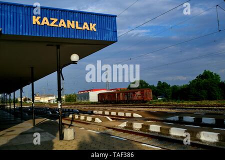 Stazione ferroviaria in Kazanlak. Provincia di Stara Zagora.BULGARIA Foto Stock