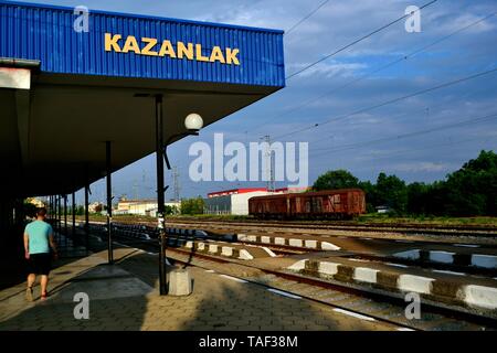 Stazione ferroviaria in Kazanlak. Provincia di Stara Zagora.BULGARIA Foto Stock