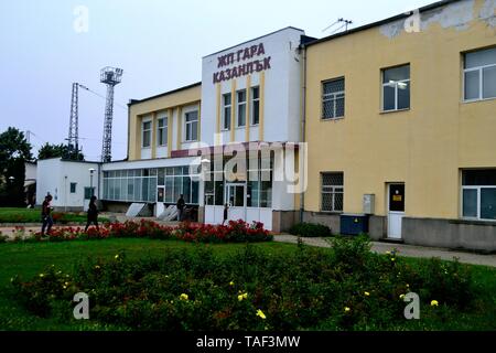 Stazione ferroviaria in Kazanlak. Provincia di Stara Zagora.BULGARIA Foto Stock