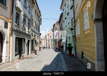 Bella via Ljubljana vecchia città della Slovenia. Foto Stock