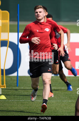 Berlino, Germania. 24 Maggio, 2019. Leipzig Timo Werner partecipa a una sessione di formazione per la prossima Coppa Tedesca partita finale tra RB Lipsia e FC Bayern Monaco di Lipsia, in Germania, il 24 maggio 2019. Credito: Kevin Voigt/Xinhua/Alamy Live News Foto Stock