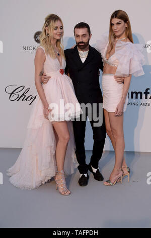 Cannes, Francia. 25 Maggio, 2019. Cap d'Antibes, tappeto rosso per la ventiseiesima amfAR Gala di Cannes. Nella foto: Giambattista Valli, Bianca Brandolini d'Adda, Chiara Ferragni Credit: Indipendente Agenzia fotografica/Alamy Live News Foto Stock
