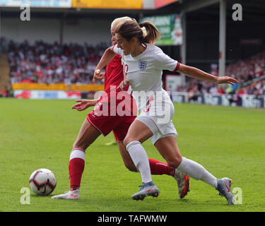 Walsall, Regno Unito. Il 25 maggio 2019. Karen Carney di Inghilterra durante la donna amichevole internazionale tra le donne in Inghilterra e Danimarca donne presso la banca's Stadium , Walsall, il 25 maggio 2019 Foto Stock