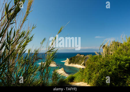 Vista delle scogliere di cape Drastis, Corfù, Grecia Foto Stock