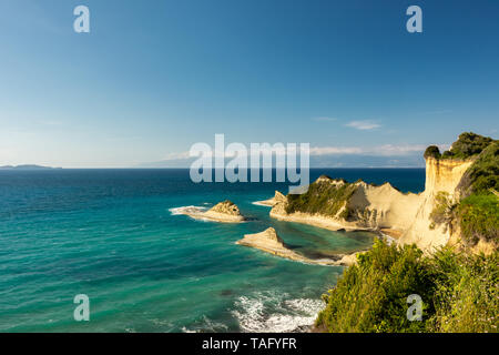 Vista panoramica di cape Drastis cliffs, Corfù, Grecia Foto Stock
