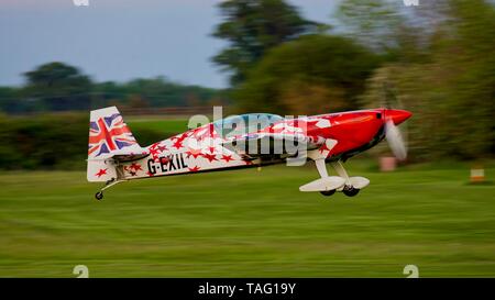 Global Stelle extra 300sc di decollare dal vecchio operaio Aerodrome Foto Stock