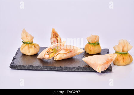 Frutti di mare con samsa haukau. cibo asiatico Foto Stock