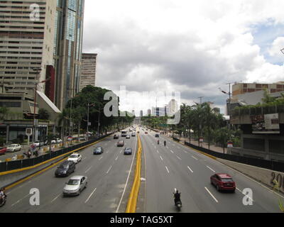 Bolivar Avenue a Caracas, Venezuela Lunedì 24 Luglio 2017 Foto Stock