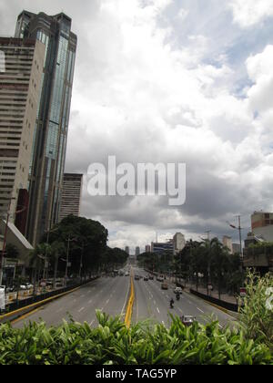 Bolivar Avenue a Caracas, Venezuela Lunedì 24 Luglio 2017 Foto Stock