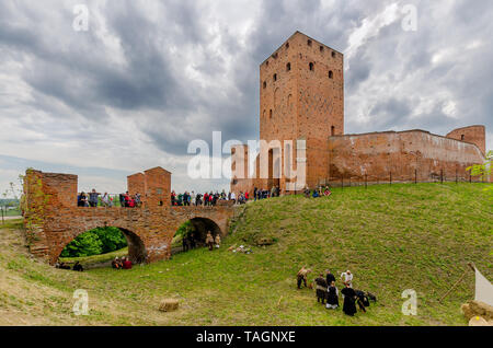 Rievocazione storica della Fiera medievale sul Castello dei Duchi Masovian. Czersk, Mazovian provincia, Polonia. Foto Stock