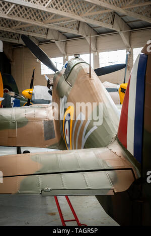 Hawker Hurricane la Seconda Guerra Mondiale da combattimento aereo presso l'Imperial War Museum Duxford, Cambridgeshire, Regno Unito Foto Stock